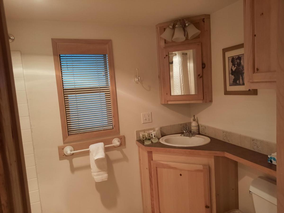 Willamette Pass Inn & Chalets Odell Lake Экстерьер фото